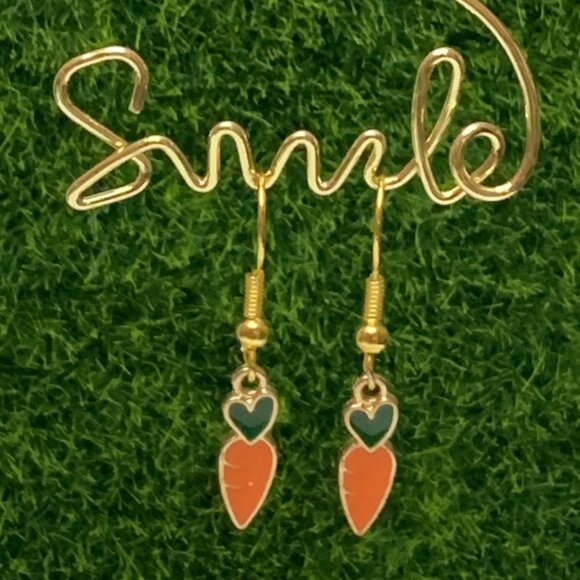 Carrot Earring, Vegetable Earring, Easter Earring, Gift Idea, Funny Food Earring - Picture 4 of 5